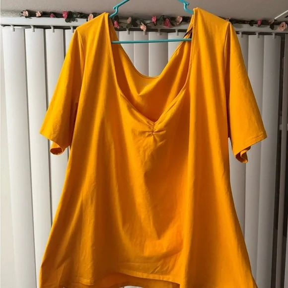 NWT Ava & Viv Yellow Scoop Neck Ruched Short Sleeve Summer Top Womans Size 4XL - Picture 1 of 5